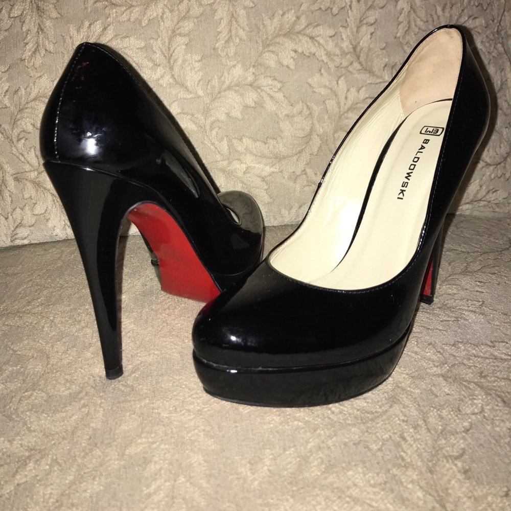 Black heels with red bottoms