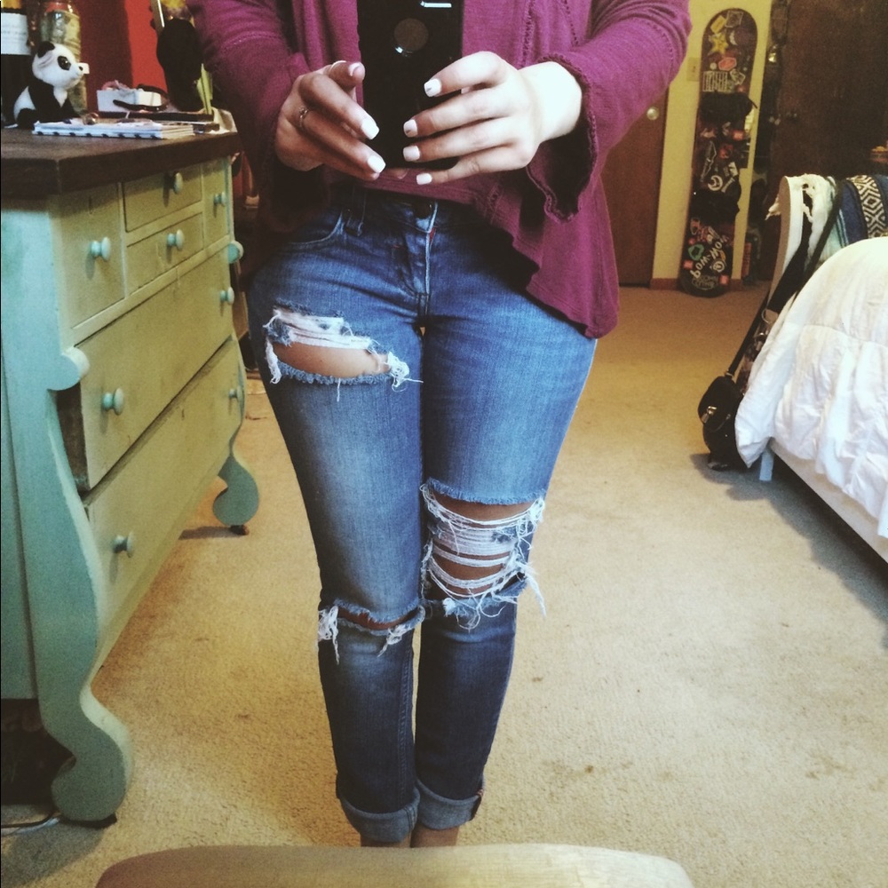 CUTE RIPPED JEANS 🌼