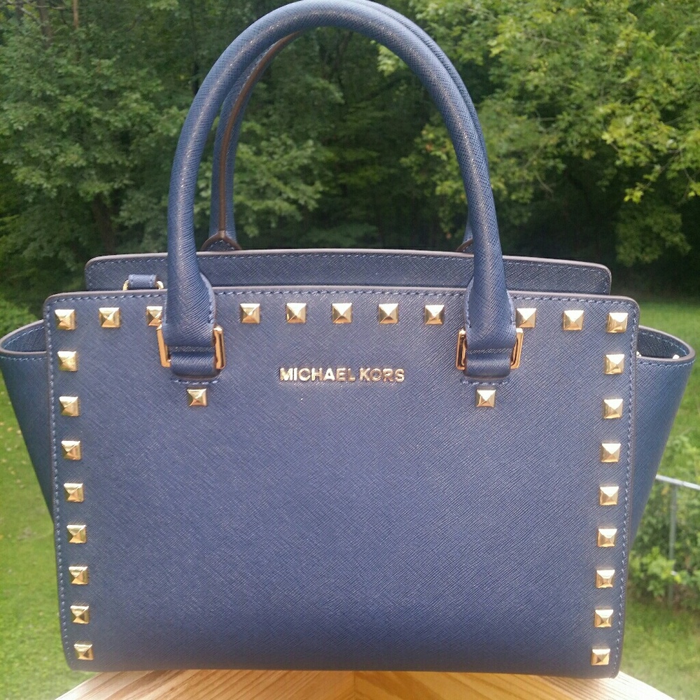 Nwt- Michael kors selma (FOR SHERRILYNN 22 ONLY)