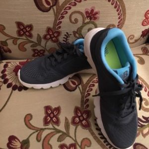 New Balance "Cush" Charcoal Gray and Blue Size 8
