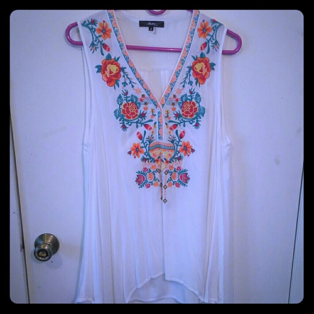 Andree by Unit Tunic Top