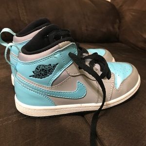 Toddler boys size 9 Jordans