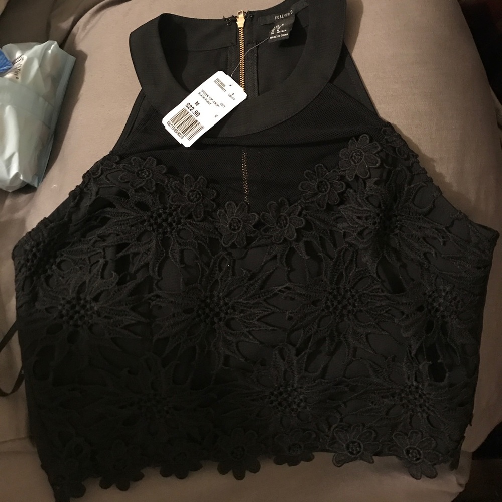 BLACK CROP TOP