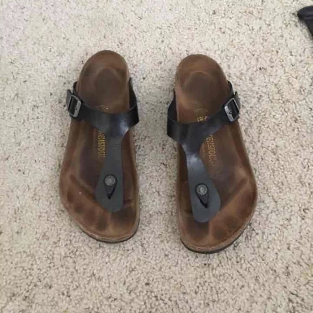 Birkenstock Gizah. Size 9.5-10 (40)