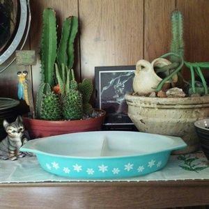 Vintage Pyrex Turquoise Snowflake Divided Dish