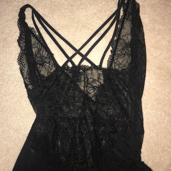 Forever 21 lace black bodysuit - Picture 4 of 4