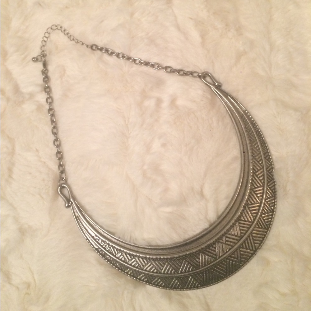Forever21 gunmetal bib necklace. Never worn.