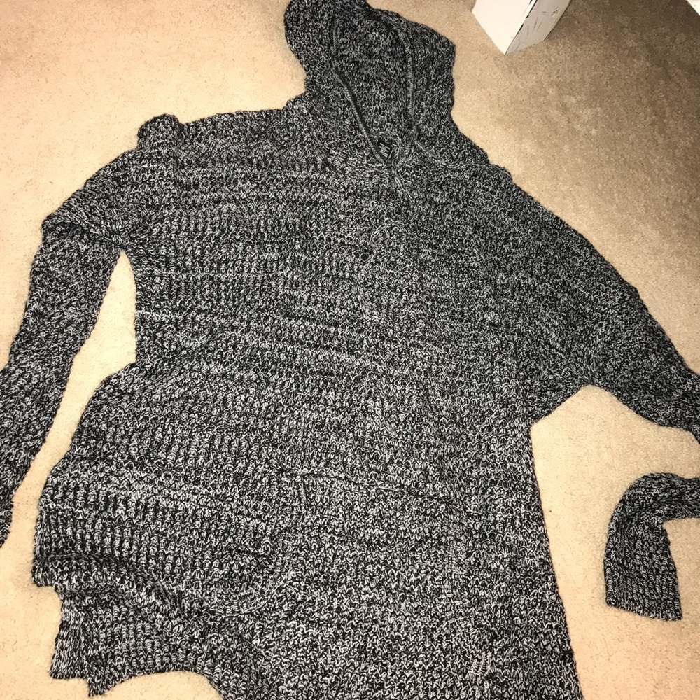 Hooded sweater