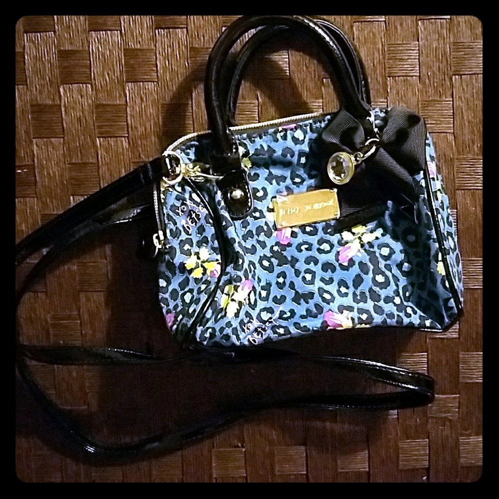 Betsey Johnson cross body purse NWOT!