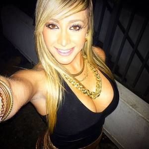 Meet your Posher, Fatima