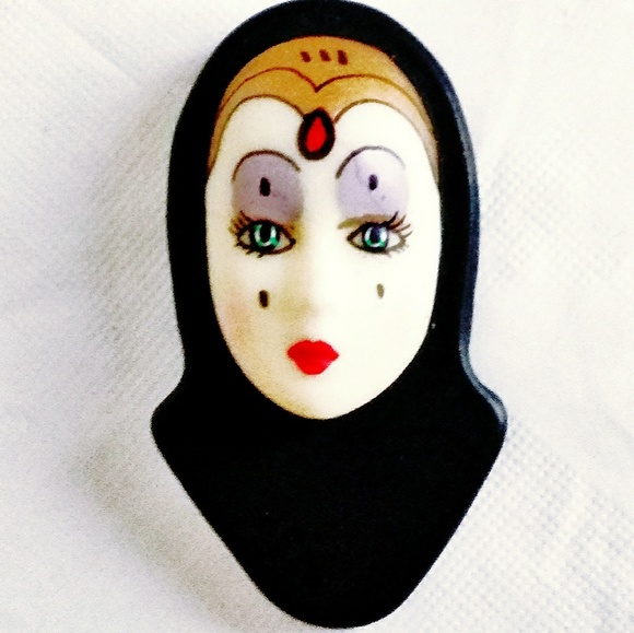 Jewelry - Vintage Art Deco Resin Brooch