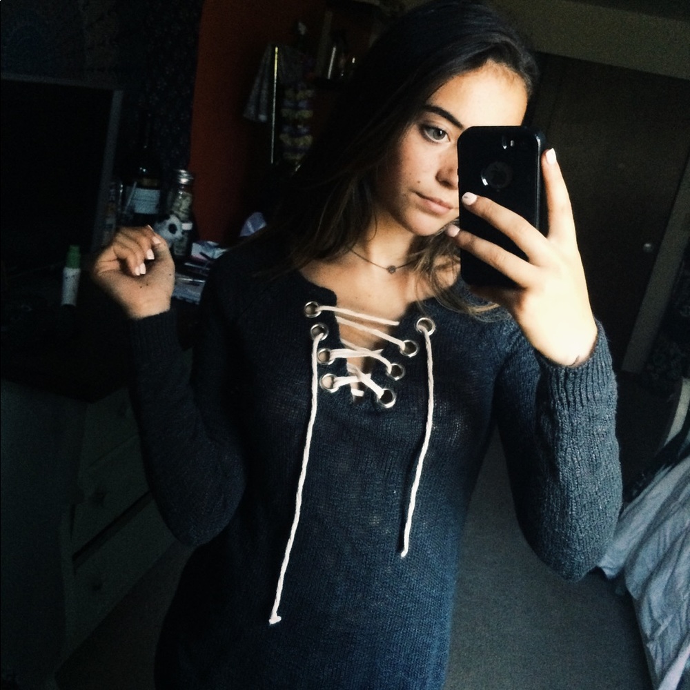 GREY TIE SWEATER/SHIRT