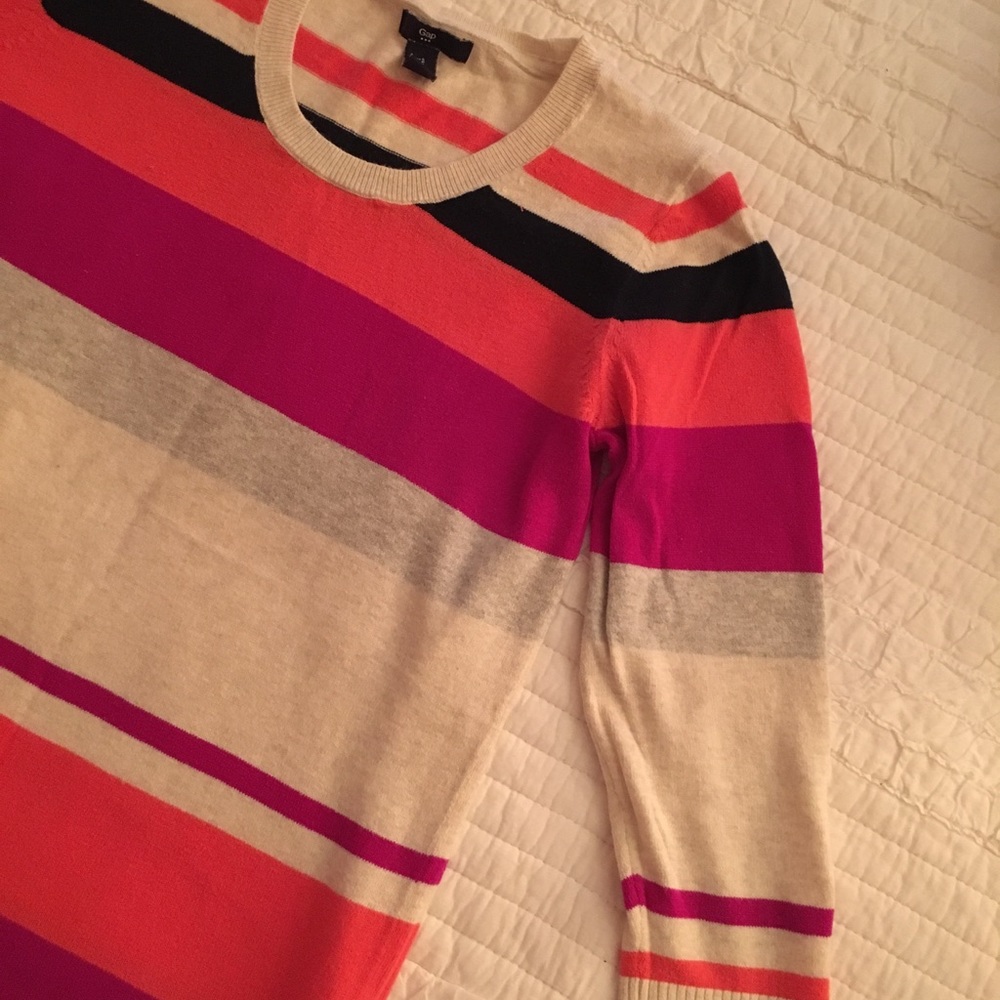 make offer GAP crew neck sweater: thin fall layers