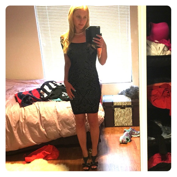 BOGO! Lovely Black & Nude Tribal Bodycon Mini - Picture 6 of 7