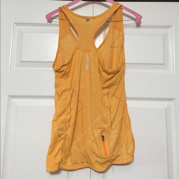 Nike Dri-Fit tank top - Picture 2 of 2