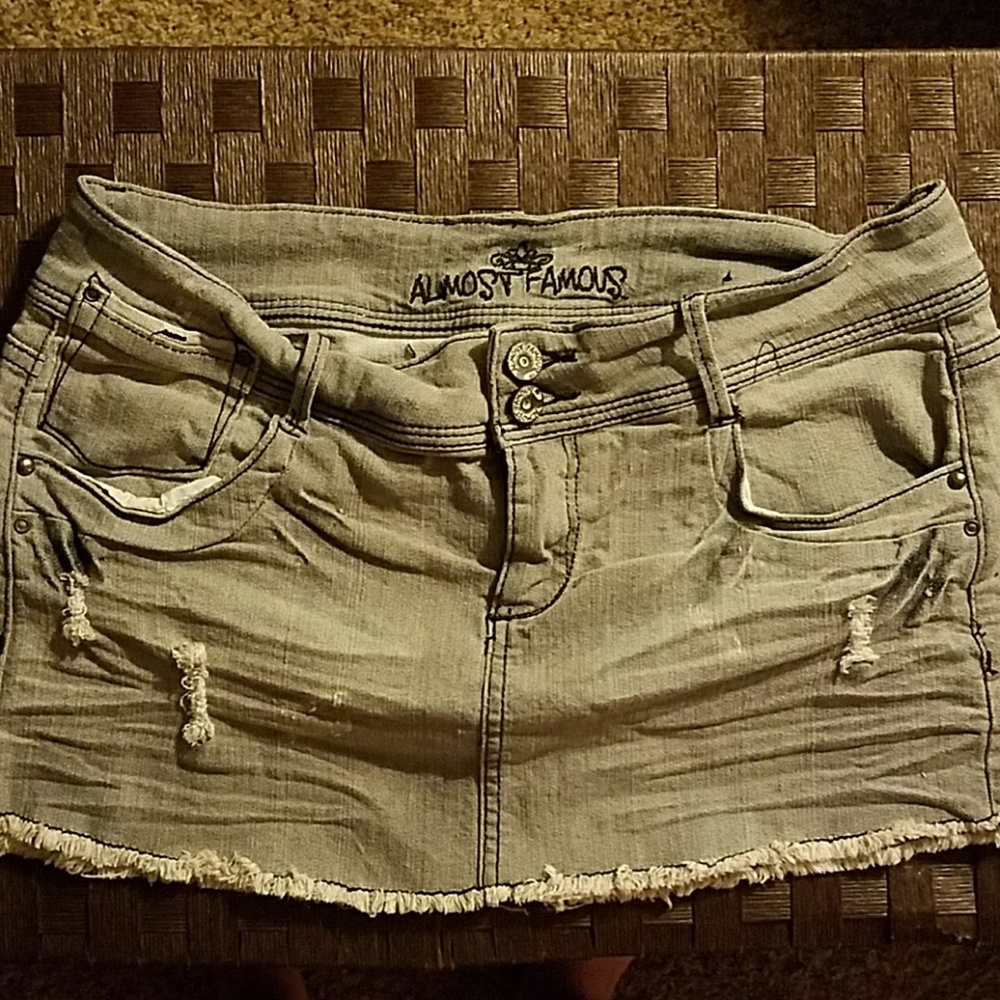 Grey distressed skirt