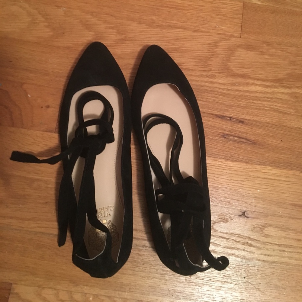 Vince Camuto black ballet flats with ties