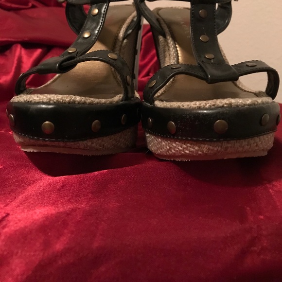 Victorias Secret Very Volatile Wedge Sandals - Picture 2 of 8