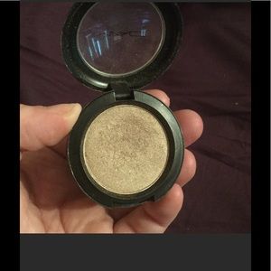 Sweet satisfaction eyeshadow MAC