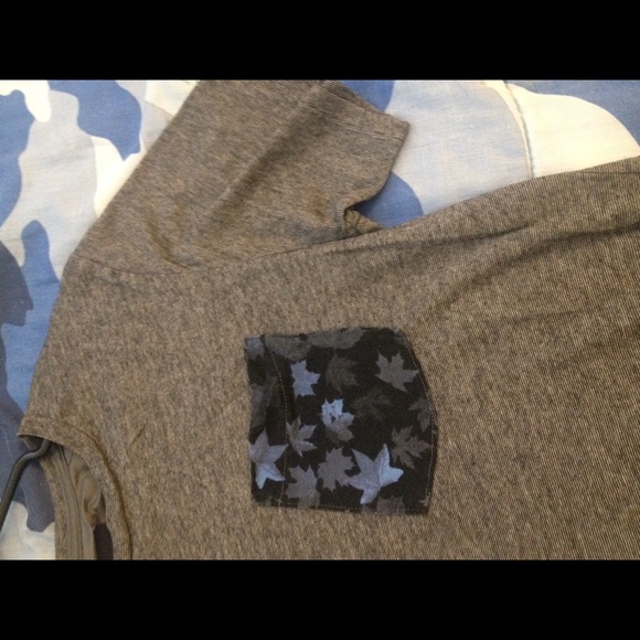 Pocket Tee - Picture 2 of 4