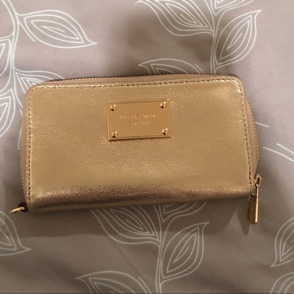 Michael kors wallet