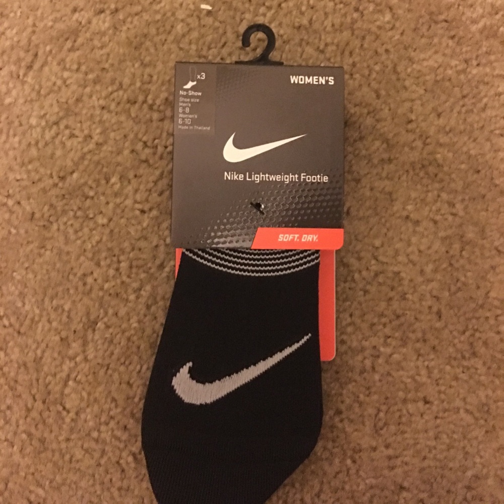 Women's Black No-Show Socks