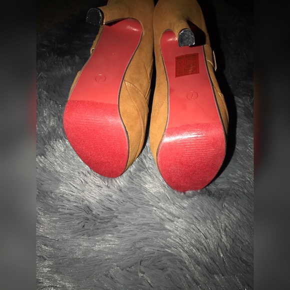 NWOB Camel over the knee faux suede boots. - Picture 4 of 4