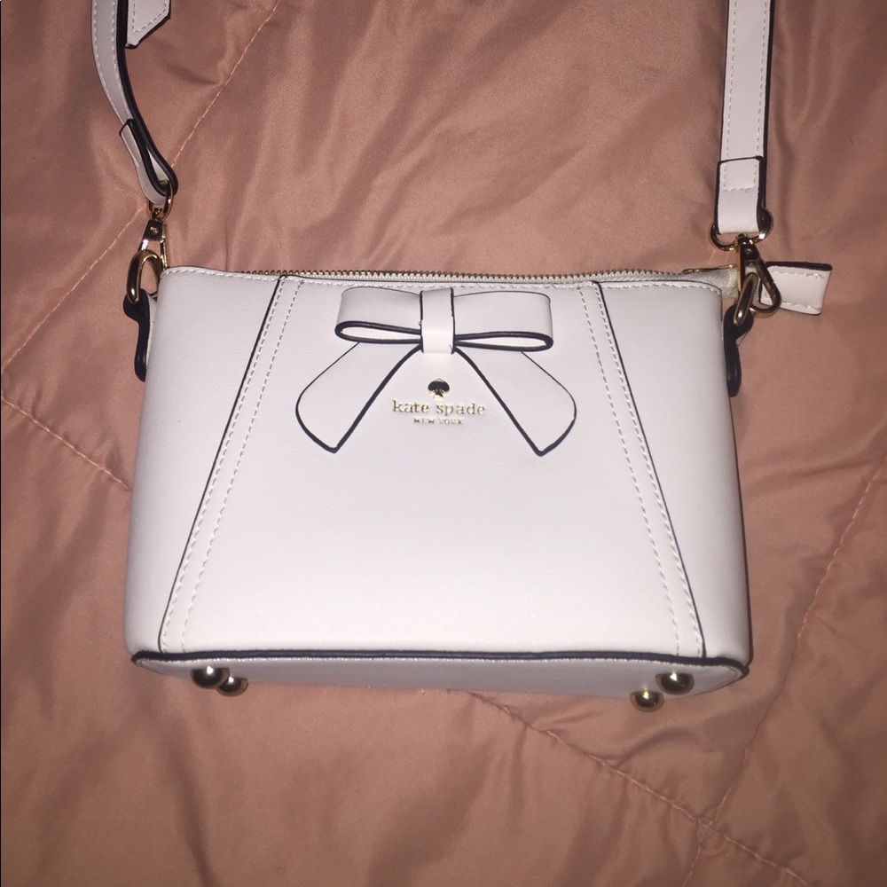 Small Kate Spade Cross body purse