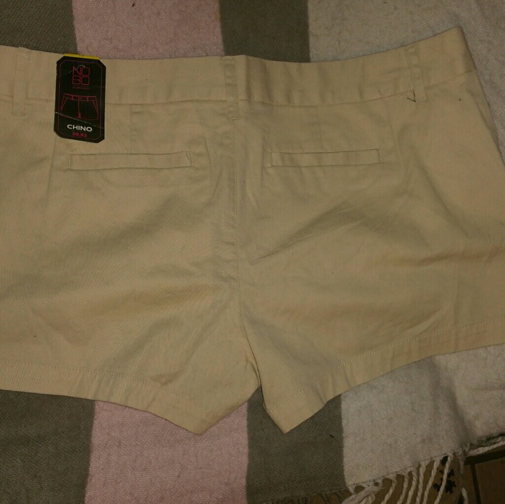 Shorts - Picture 2 of 3