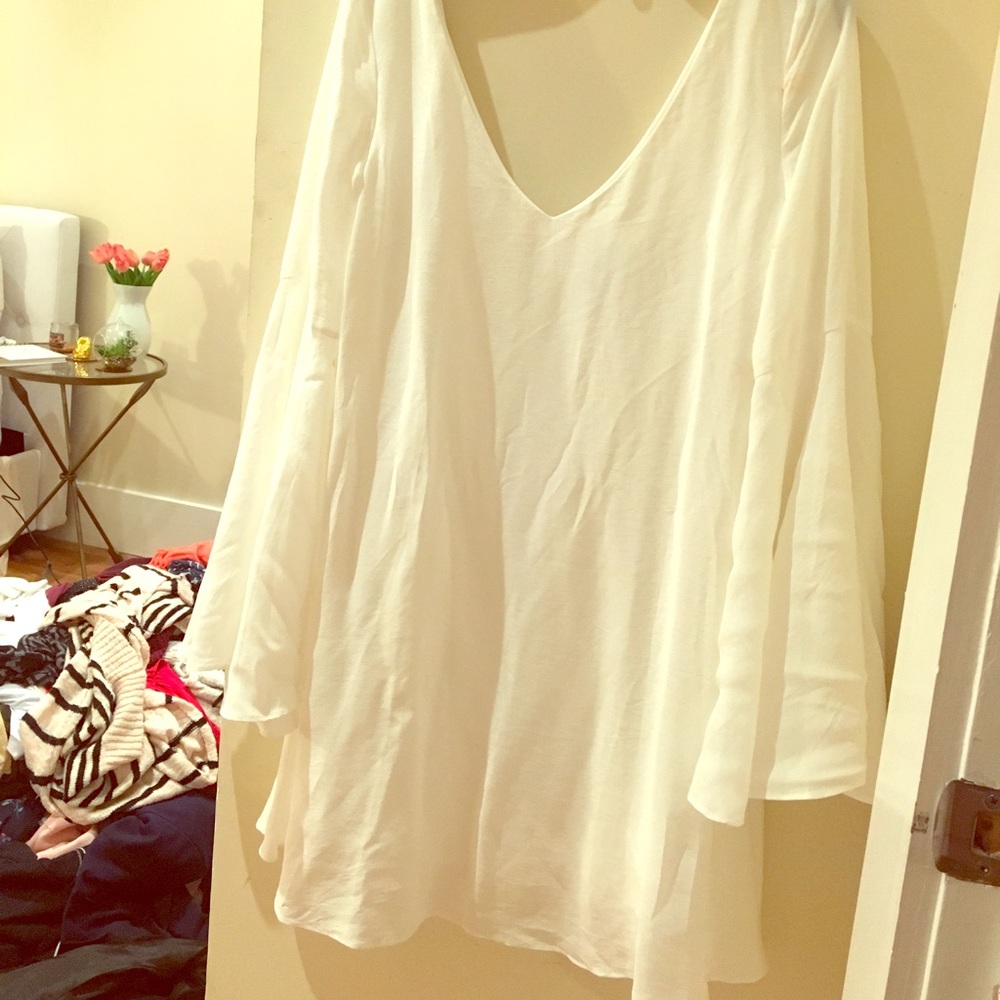Beautiful white dress, never used!