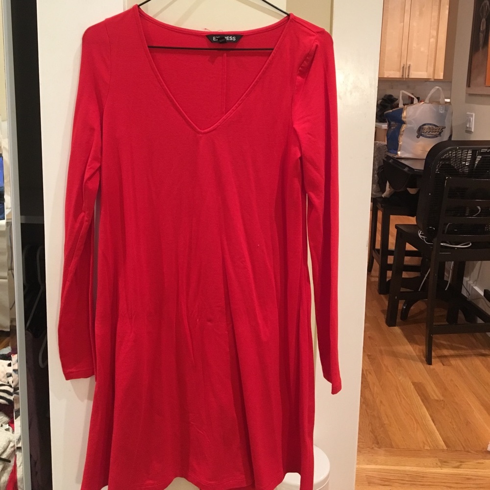 Gorgeous red T-shirt dress