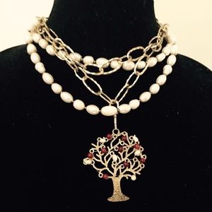 The Tree NECKLACE 🔘🌳