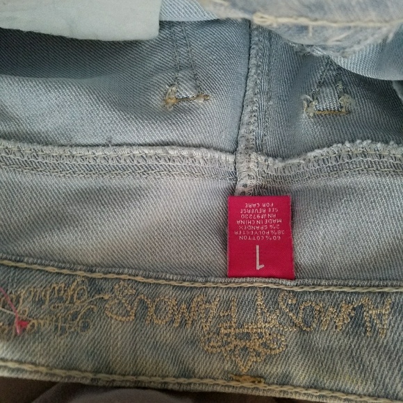 Crochet Detail Denim Shorts - Picture 3 of 3