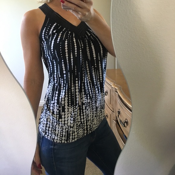White House Black Market Tops - 🌹White House Black Market Patterned Tank Top🌹