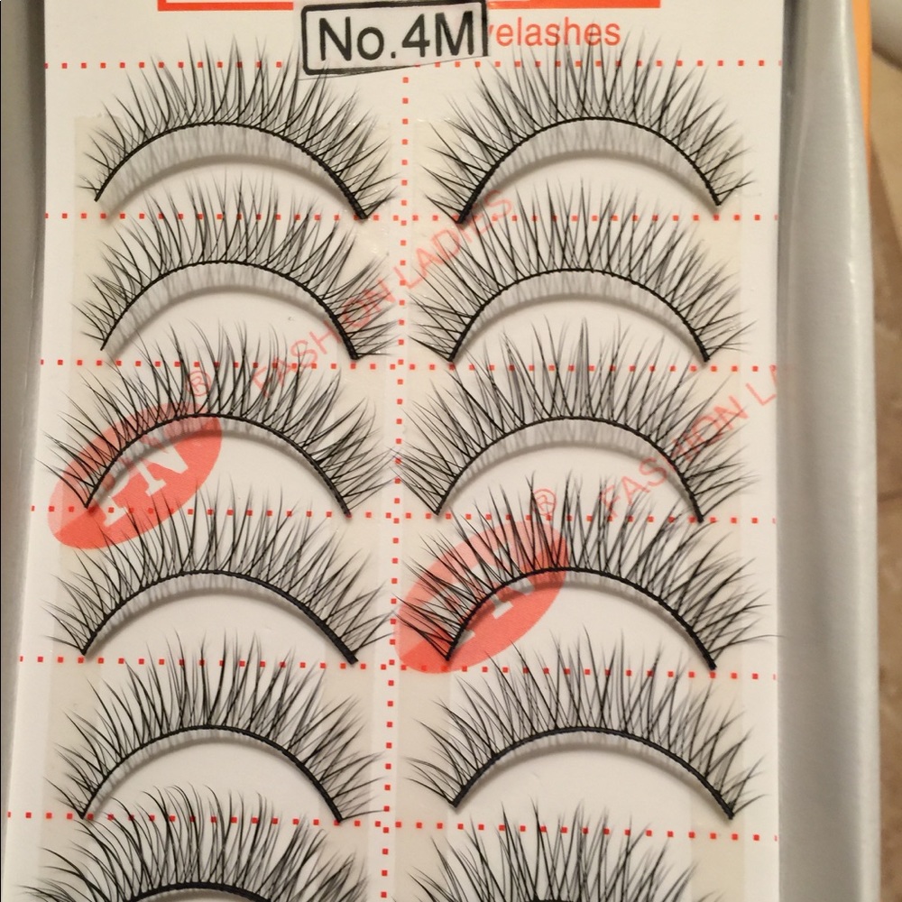 🌸4M false eyelashes 🌸