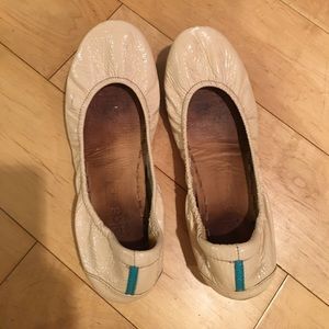 Nude Patent Tieks size 8