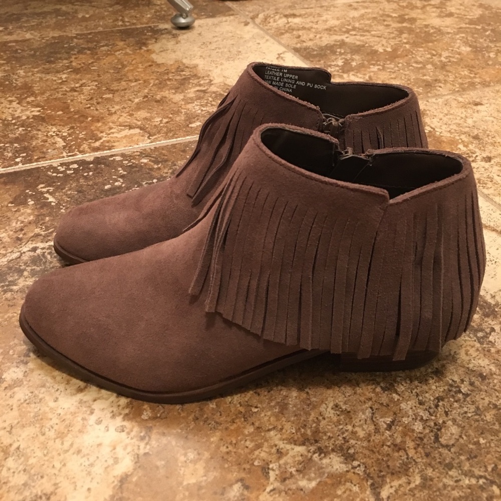 Steve Madden Patzee fringe booties size 7