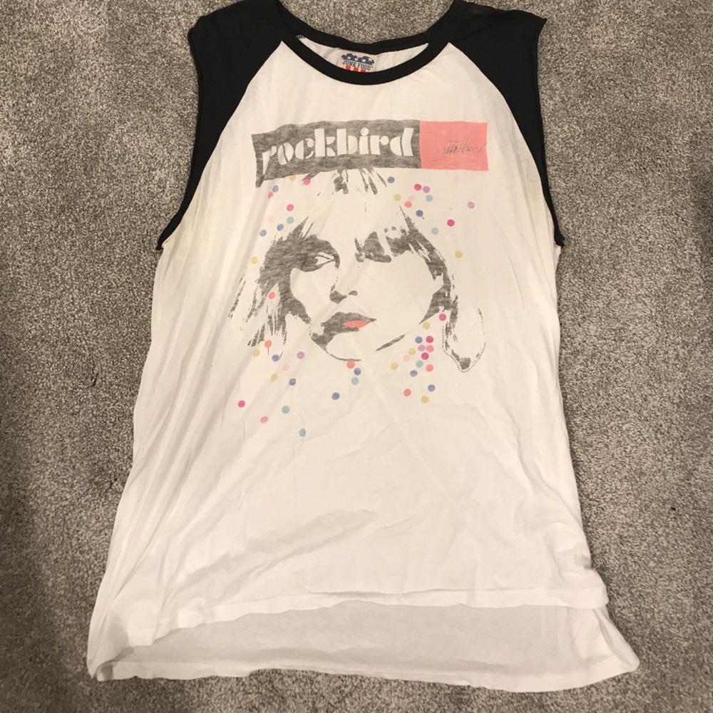 JUNK FOOD GRAPHIC TEE SIZE LARGE !!!!