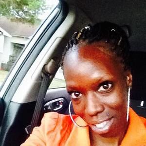Meet your Posher, Dominique