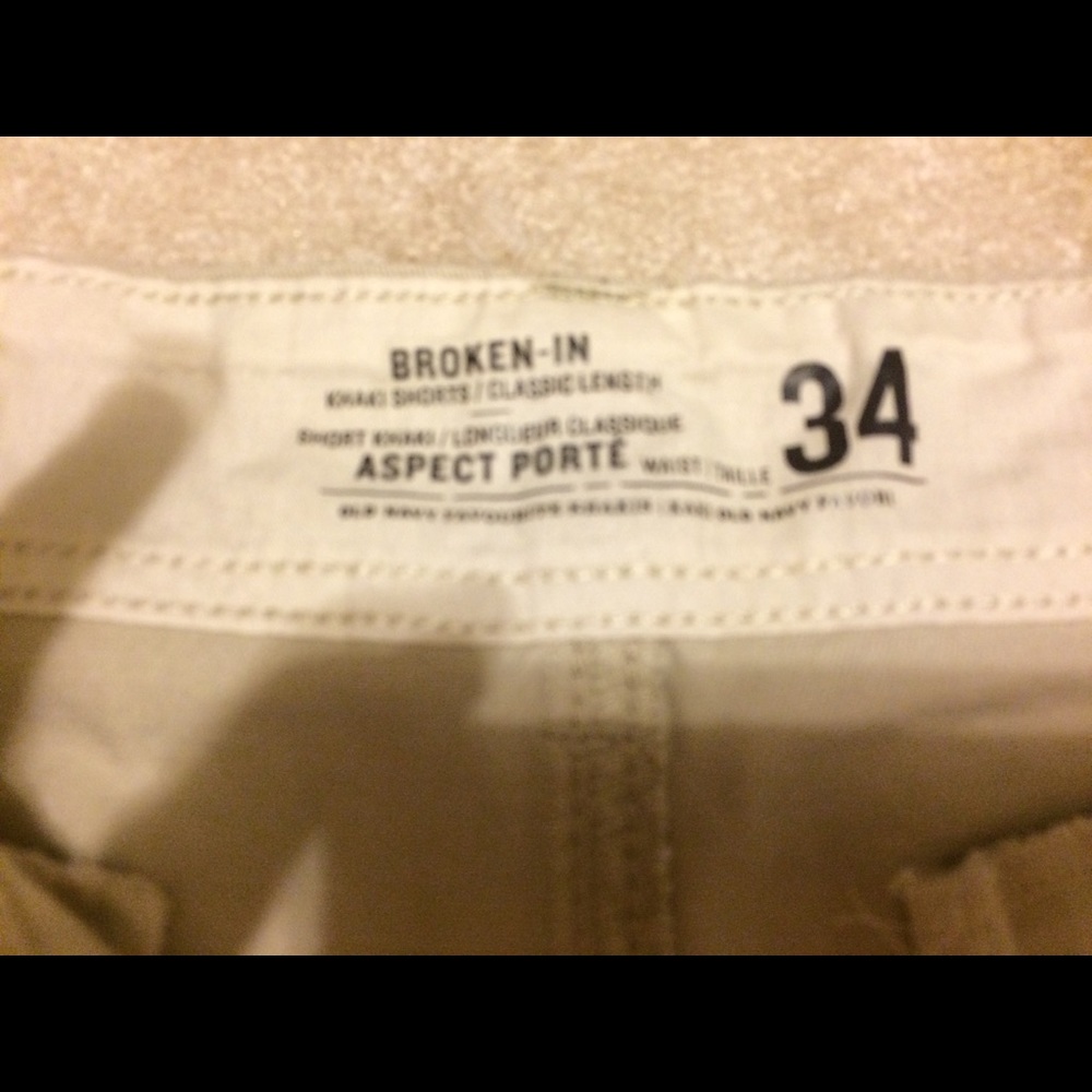 Men shorts missing button - Picture 2 of 3
