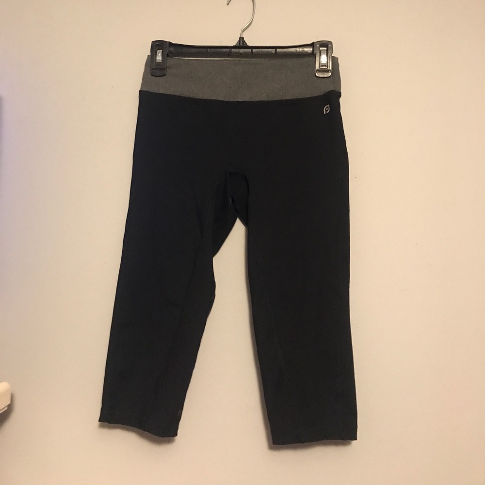 Cropped leggings in great condition