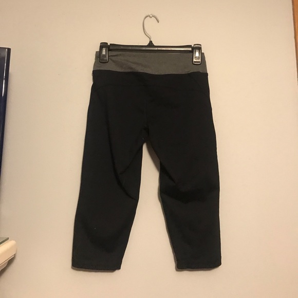 Cropped leggings in great condition - Picture 2 of 2