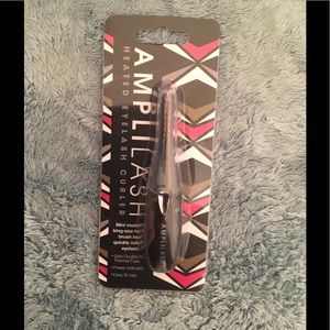 Makeup Eraser AmpliLash Heated Eyelash Curler