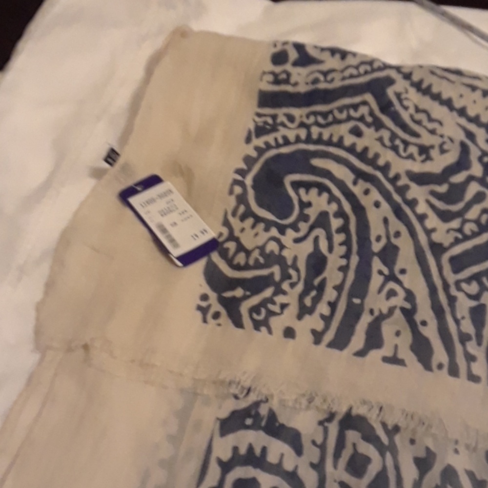 Scarf - Picture 6 of 7