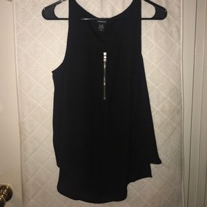 Torrid zip front chiffon tank size 00
