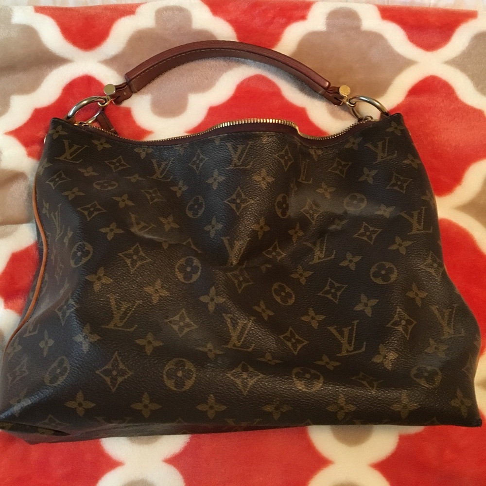 Louis Vuitton purse