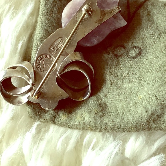 Beautiful tulip brooch - Picture 2 of 2