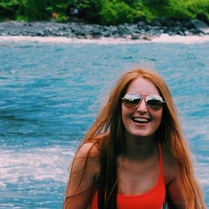 Meet your Posher, Elena