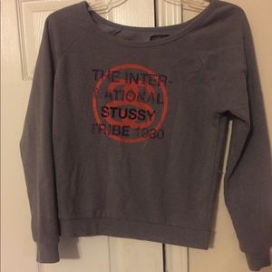 Grey sweat shirt