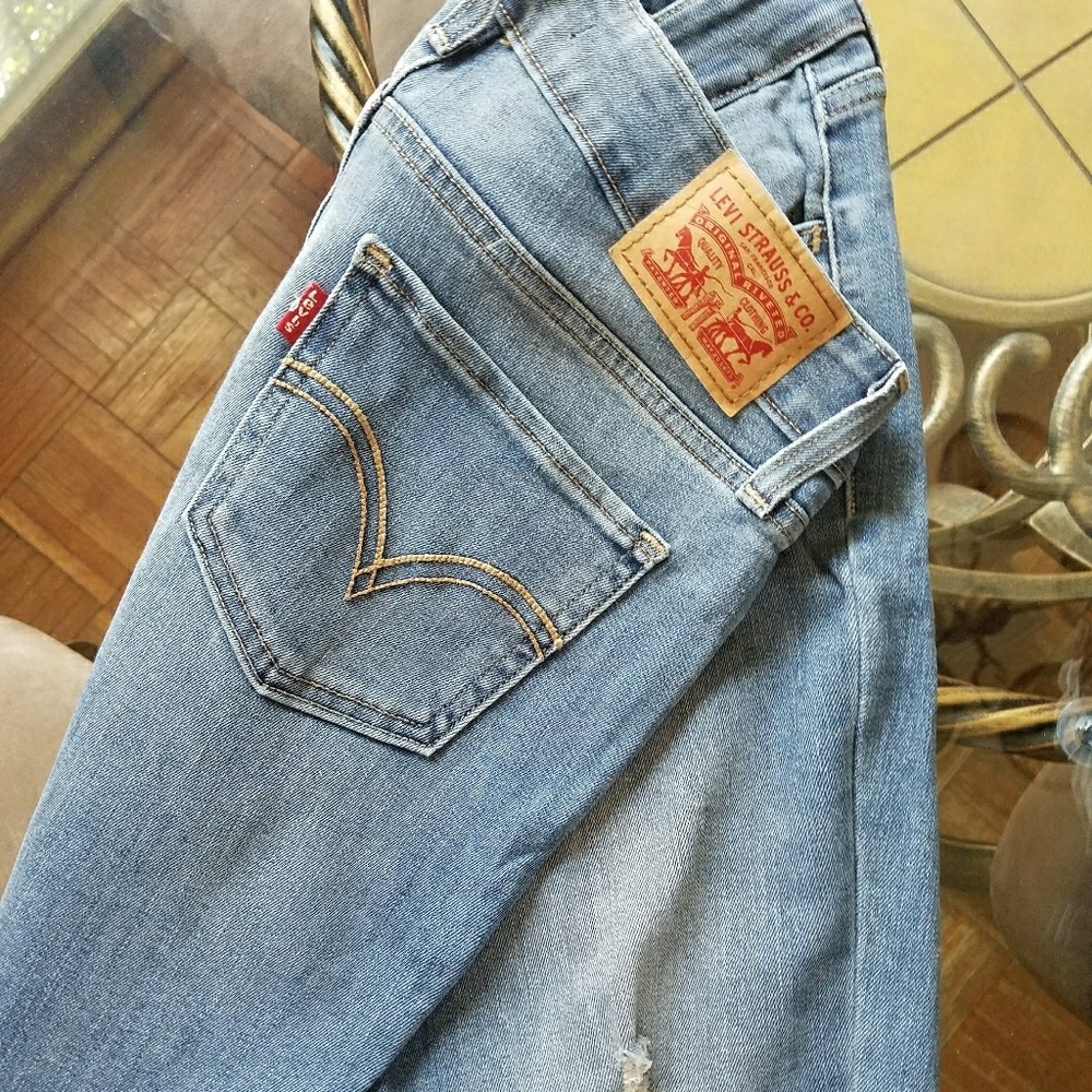 Women levis skinny jeans